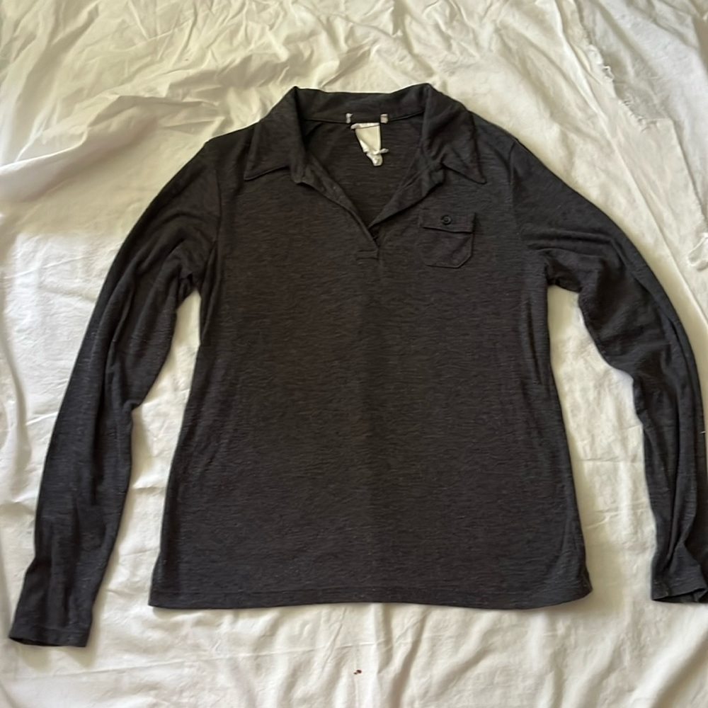 Charcoal ribbed knit ling sleeve shirt